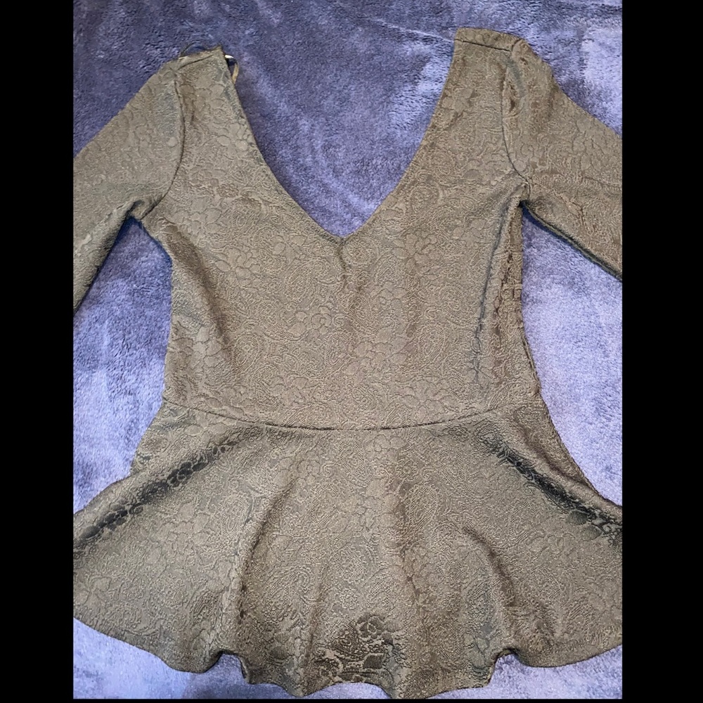 F21 V-Neck Peplum Top